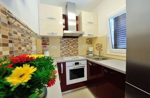 Omis Apartment | Two bedroom apartment with terrace and sea view Omiš (A-20787-f)