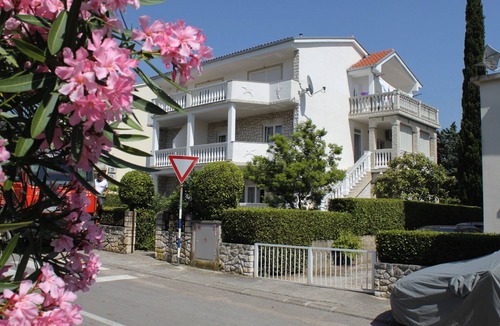 Selce Apartment | Two bedroom apartment with terrace Selce, Crikvenica (A-2392-a)