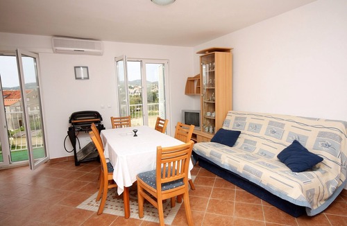 Slano Apartment | Two bedroom apartment with balcony and sea view Slano, Dubrovnik (A-3184-a)
