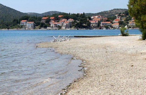 Slano Apartment | Two bedroom apartment with balcony and sea view Slano, Dubrovnik (A-3184-a)