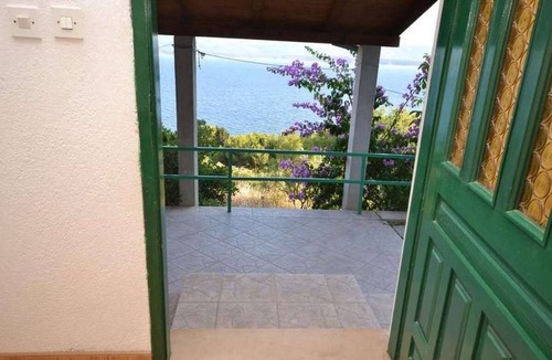 Murvica Apartment | Two bedroom apartment with terrace and sea view Murvica, Brač (A-23462-a)