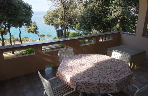 Lun Apartment | Two bedroom apartment with terrace and sea view Cove Mulobedanj, Pag (A-16285-a)