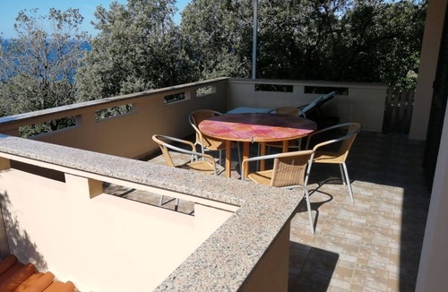 Lun Apartment | Two bedroom apartment with terrace and sea view Cove Mulobedanj, Pag (A-16285-b)