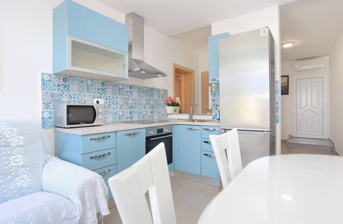 Duce Apartment | Two bedroom apartment with terrace and sea view Duće (Omiš) (A-2737-a)