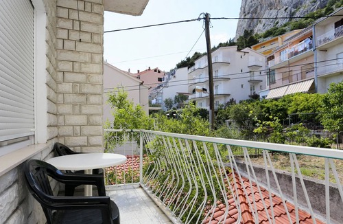 Omis Apartment | Two bedroom apartment with balcony Omiš (A-2738-c)