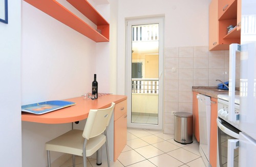 Stanici Apartment | Two bedroom apartment with terrace and sea view Stanići, Omiš (A-2764-a)