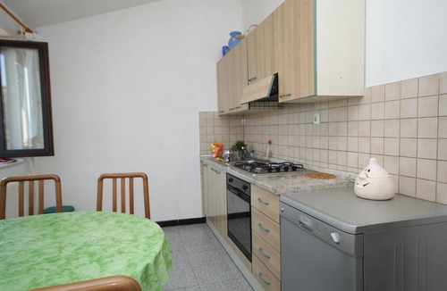 Banjole Apartment | Two bedroom apartment with terrace Banjole, Pula (A-2287-a)