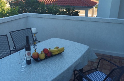 Kampor Apartment | Two bedroom apartment with a swimming pool Kampor, Rab (A-16865-a)