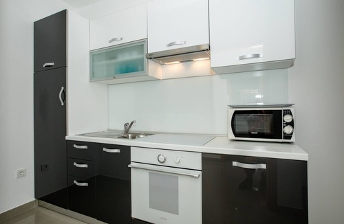 Banjol Apartment | Two bedroom apartment with balcony and sea view Banjol, Rab (A-21635-e)
