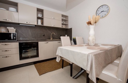 Banjol Apartment | Two bedroom apartment with terrace Banjol (Rab) (A-5041-a)