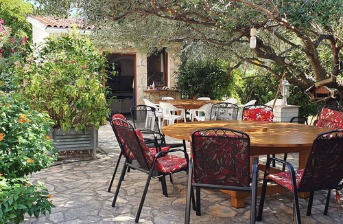 Banjol Apartment | Two bedroom apartment with balcony Rab (A-14792-d)