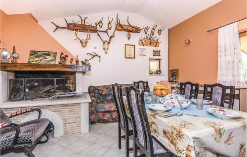 Dolenja Vas House | Two-Bedroom Holiday Home In Dolenja Vas
