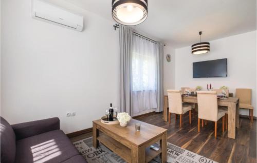 Glina House | Two-Bedroom Holiday Home In Pokupska Slatina