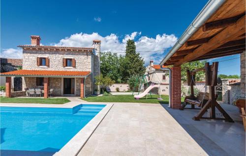 Divsici House | Two-Bedroom Holiday Home In Divsici