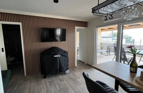 Drage House | Two Bedroom Mobile Home with Terrace and Sea View