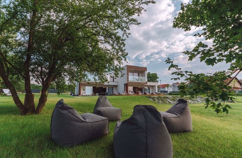 Oroslavje Villa | Two villas in Zagorje with jacuzzi, sauna, pool, and kids’ playground
