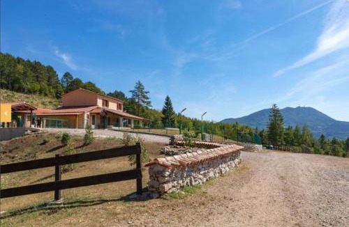 Lupoglav House | Učka nature park mountain hideway robinson house Matić with pool