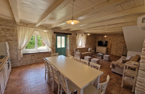 Glavani Villa | Unwind in Paradise: Charming Villa with a Pool for an Unforgettabble Vacation.