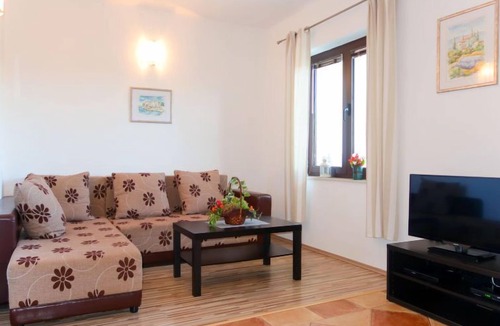 Milohnici Apartment | Urdih (KRK316) by Interhome