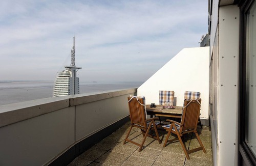 Mitte-Sud Apartment | Vacation apartment Weserblick. Close to the harbor and beautiful view.