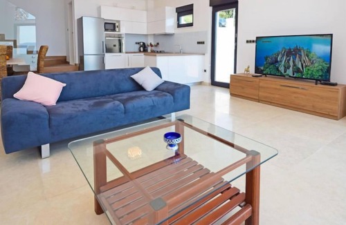 Okrug Gornji House | Vacation home Andrea by Interhome