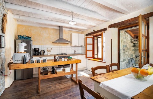 Buzet House | Vacation home Bombić - 4 persons, 2 bedrooms, pool, barbecue