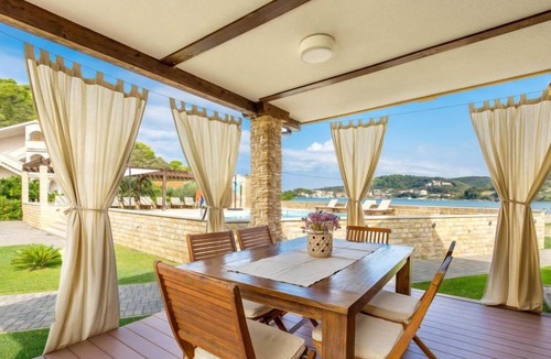 Kampor House | Vacation home Camping Lando in Rab/Kampor - 6 persons, 2 bedrooms
