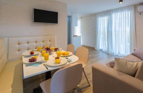 Kampor House | Vacation home Camping Lando in Rab/Kampor - 6 persons, 2 bedrooms