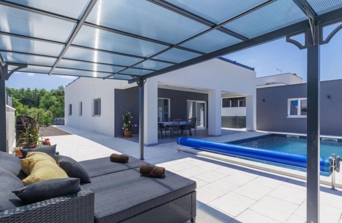 Svetvincenat House | Vacation home Drago by Interhome