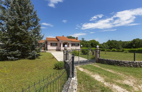 Becici House | Vacation home Laura with pool, quiet location, family-friendly.