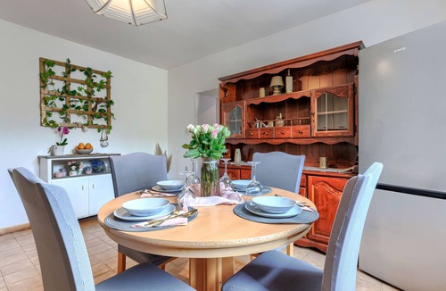 Rasa House | Vacation home Lorena by Interhome