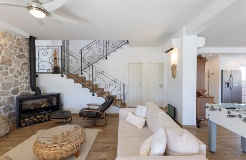 Sestanovac House | Vacation home Olivia by Interhome
