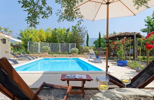 Krsan House | Vacation home Zatka - 6 persons, private pool, whirlpool, barbecue