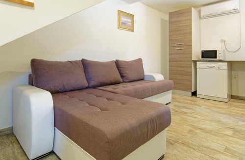 Makovci House | Vacation homes Sunny Twins - 2 houses, 10 persons, 4 bedrooms, pool, barbecue