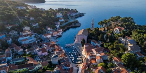 Veli Losinj House | Vacation house Orange