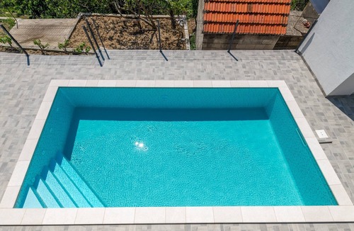 Omis House | Vacation house with the pool, near river Cetina