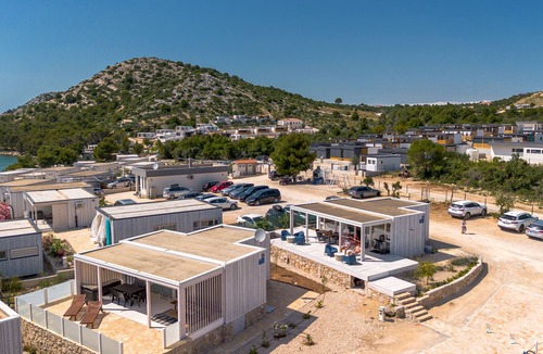 Drage Villa | Vanellus Villas Sleeps 6 with Parking