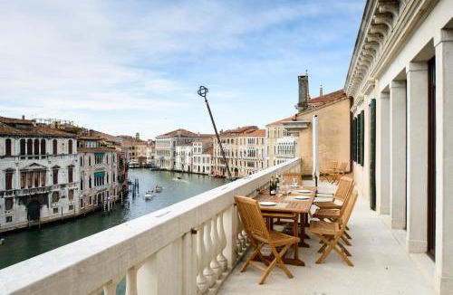 San Polo Apartment | Venice Prestige - Celestina Apartment on the Grand Canal R&R