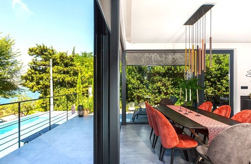 Bakarac Villa | Vila Luna by Villas Guide