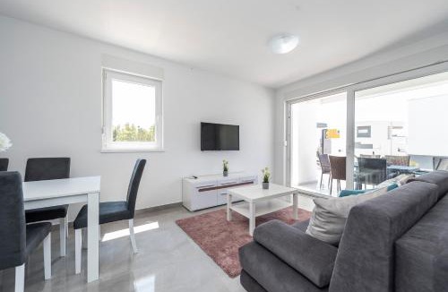 Novalja Apartment | Villa Adria 2 luxury apartment with a pool
