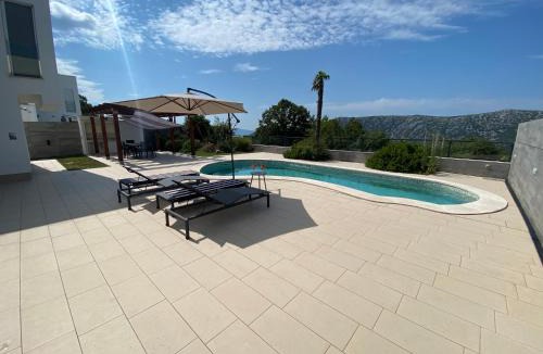 Grizane Villa | Villa Alana GANZE VILLA - POOL - SAUNA - JACUZZI 200m2