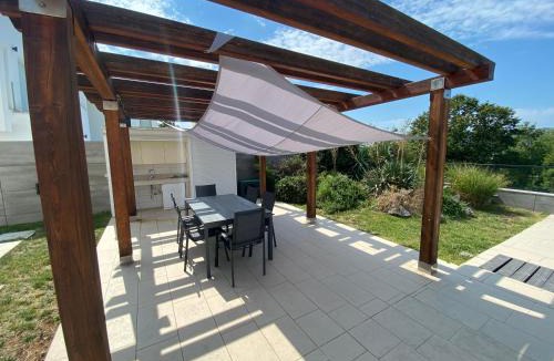 Grizane Villa | Villa Alana GANZE VILLA - POOL - SAUNA - JACUZZI 200m2