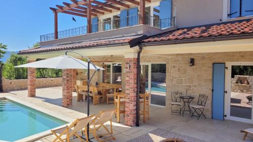 Milohnici Villa | Villa Alara - charming villa with heated swimming pool