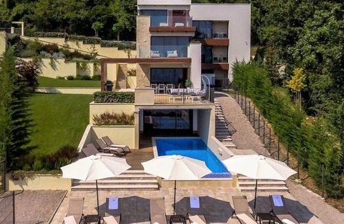 Poljane Villa | Villa AltaVista - Seaview & Relax with Private MiniGolf & Wellness