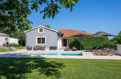 Bicici House | Villa Anavi with private pool and large garden