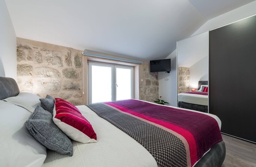 Celopeci House | Villa Ane , infrared sauna, private pool, kids playground , Mediterranean garden