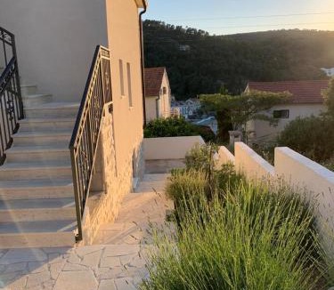 Stomorska Apartment | Villa Angela Lucia