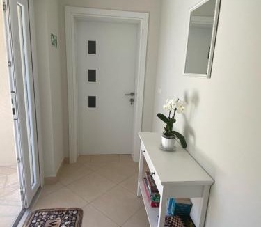 Stomorska Apartment | Villa Angela Lucia