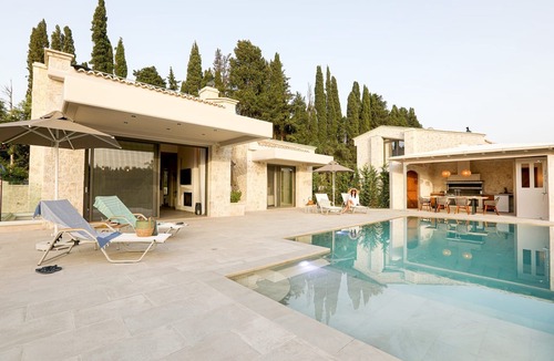 Kontokali Villa | Villa Apollo | Kontokali, Corfu | 5 Bedrooms | Private Saltwater Pool | Sleeps.