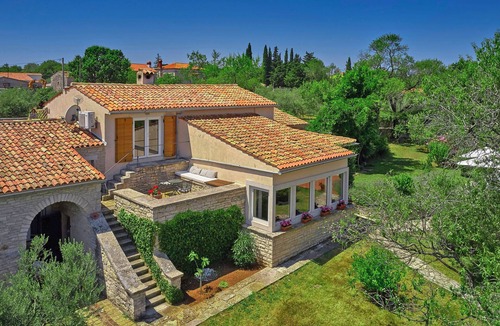 Kavran Villa | Villa Arbora * quiet location, 4000 m2 garden, private pool, free WiFi